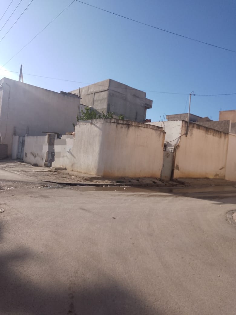 Fouchana Cite Brim Vente Maisons Terrain 160m qui fait le coin