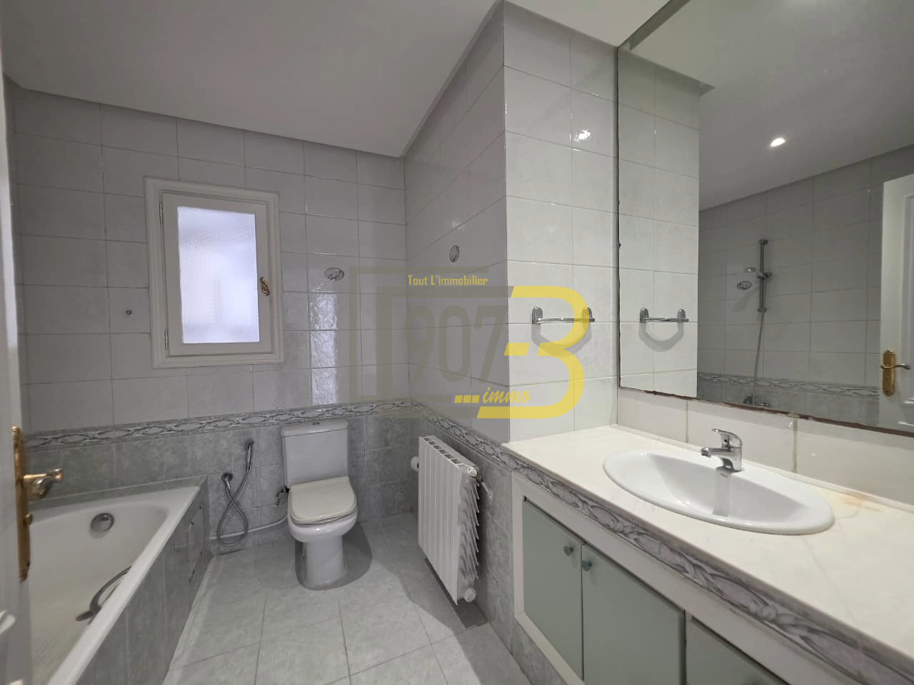 Ariana Ville Cite Ennasr 2 Vente Appart. 3 pices Appartement s3  cit ennasr