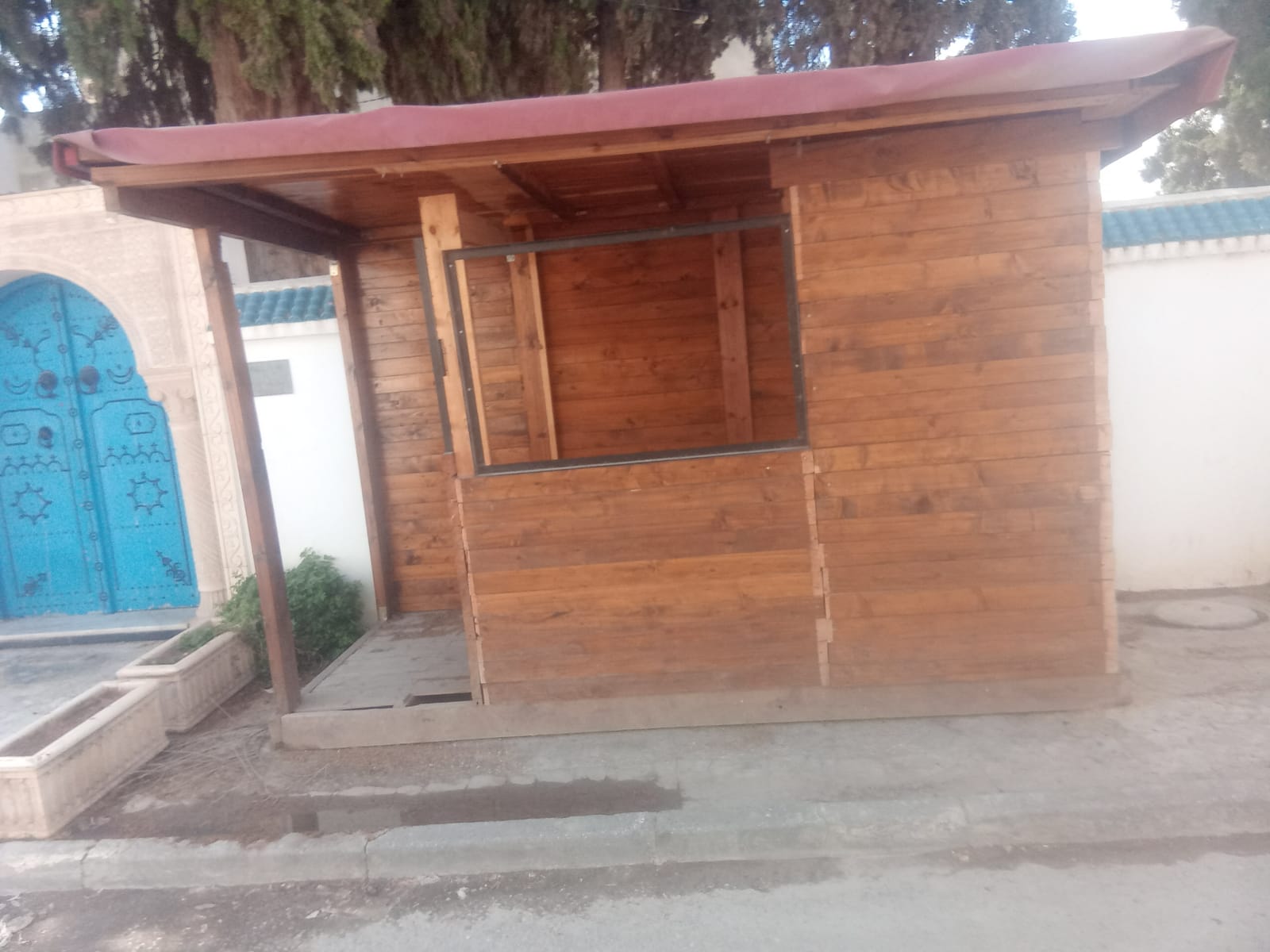 Le Bardo Le Bardo Vente Autre Cabine en bois rouge massif