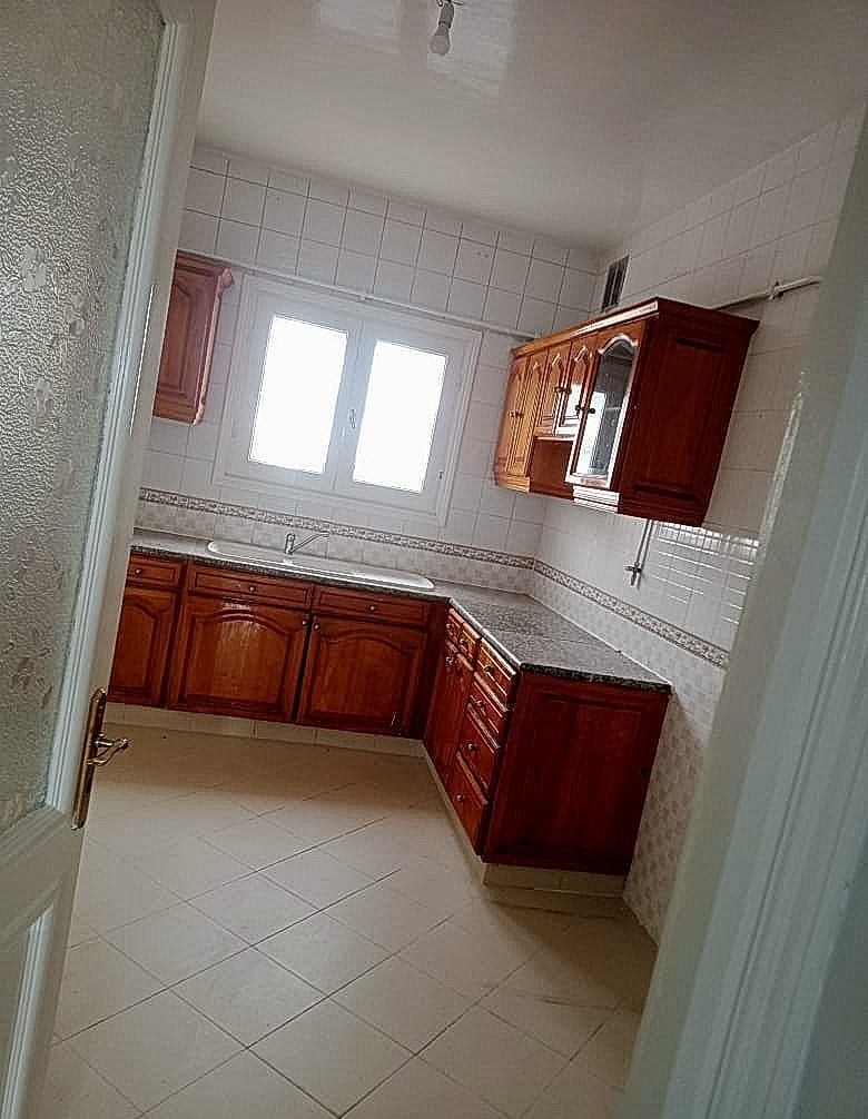 Ariana Ville Cite Ennasr 1 Vente Appart. 4 pices Beau s3 emplacement et prix