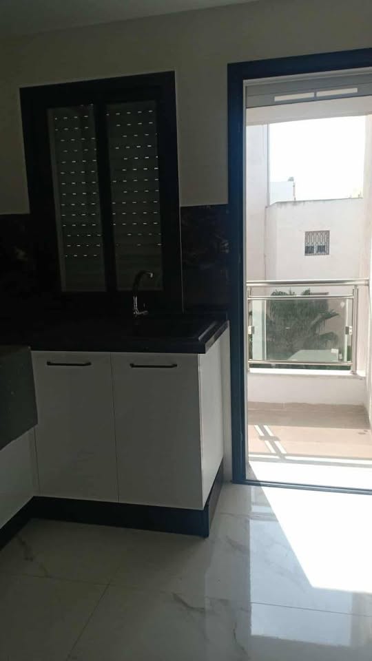 La Marsa&nbsp;El Aouina&nbsp;Vente&nbsp;Appart. 1 pi�ce&nbsp;S plus 1 avec p p s sol wahat pres carrefour