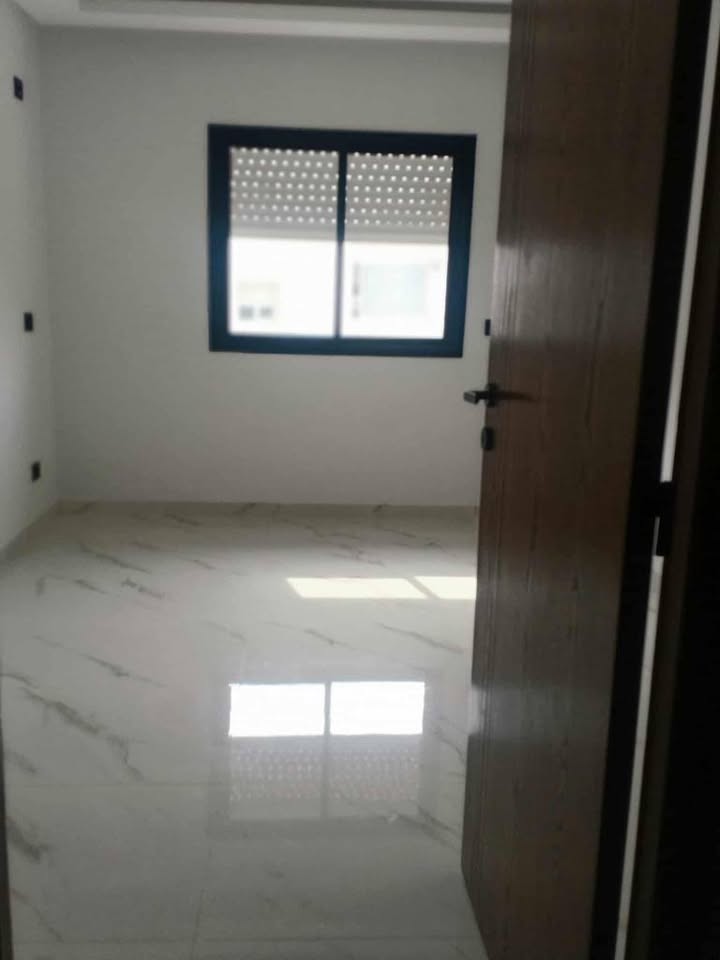 La Marsa&nbsp;El Aouina&nbsp;Vente&nbsp;Appart. 1 pi�ce&nbsp;S plus 1 avec p p s sol wahat pres carrefour