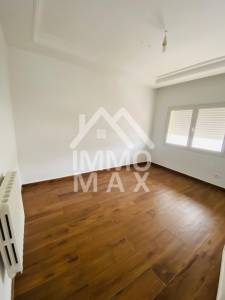 Ariana Ville El Menzah 6 Vente Maisons A  un triplex a menzah 6 ref67a