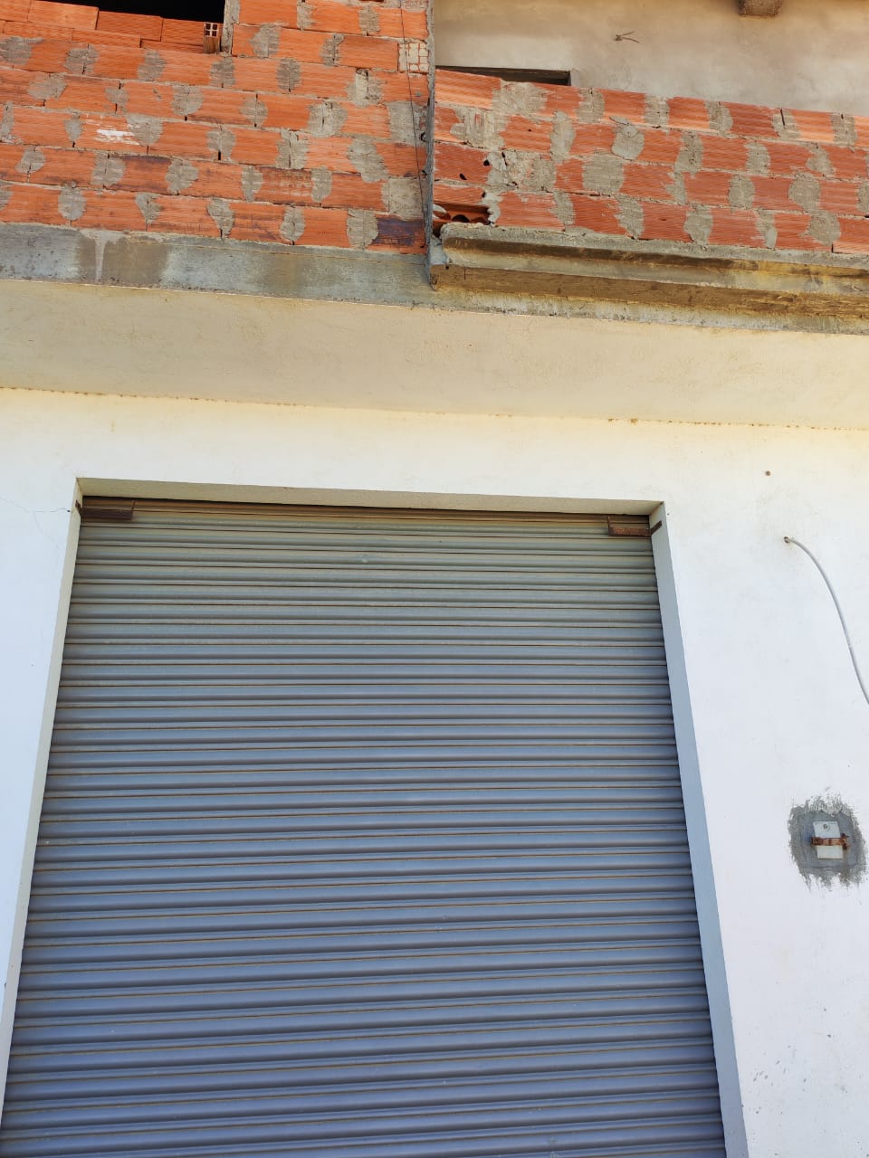 El Mourouj&nbsp;El Mourouj&nbsp;Vente&nbsp;Maisons&nbsp;Espace comercial en rc avec 2 etages non acheves