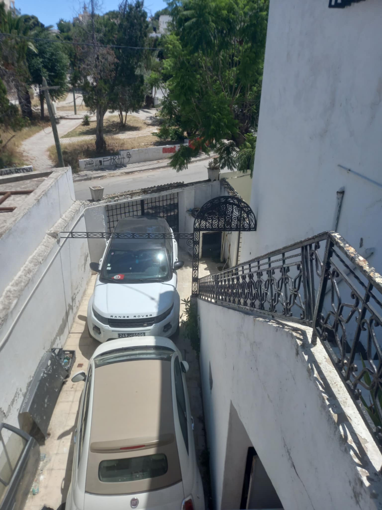 Megrine&nbsp;Sidi Rezig&nbsp;Vente&nbsp;Maisons&nbsp;Vend villa 2 �tages s�par�