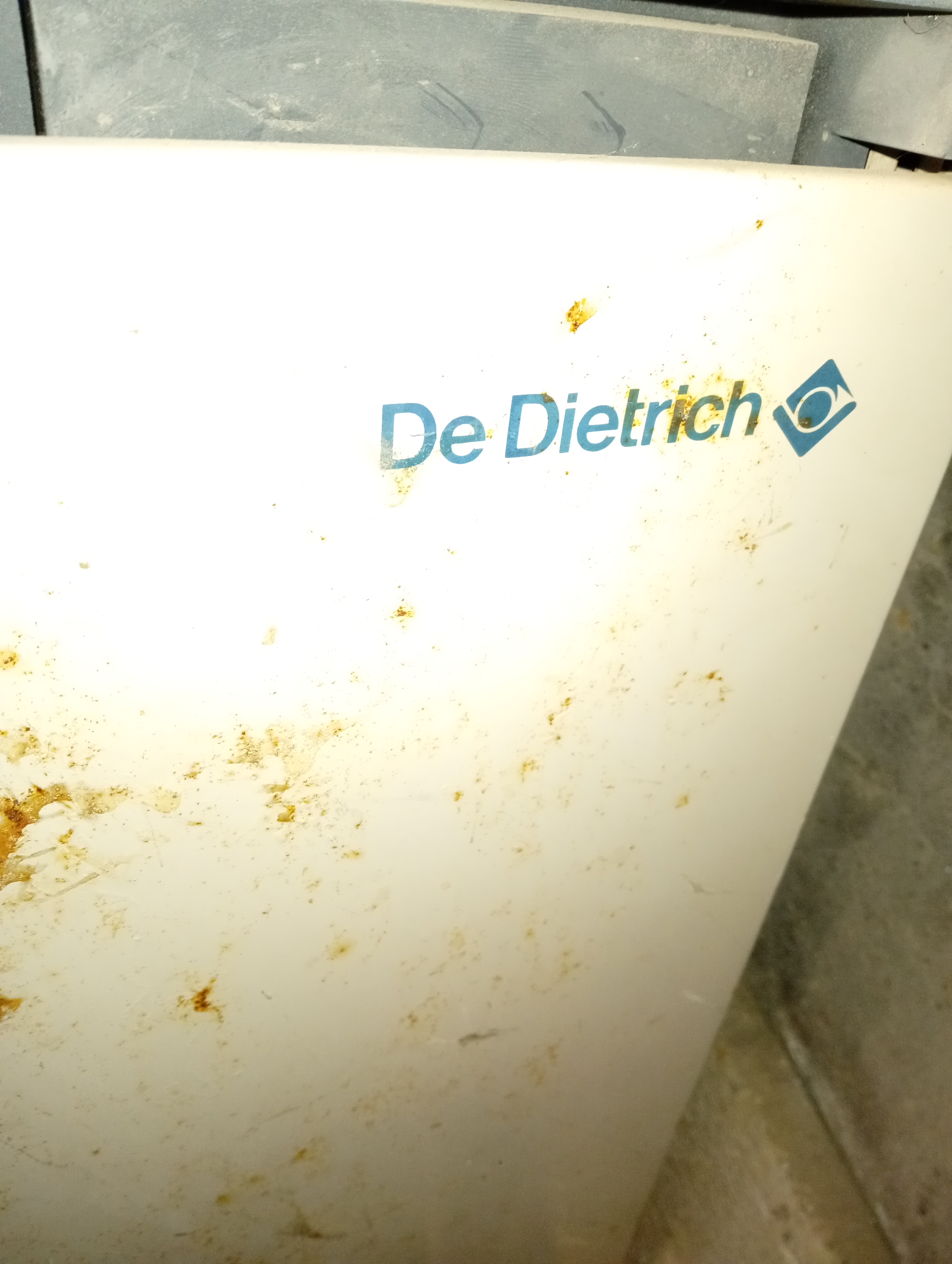 Raoued&nbsp;Cite El Yamama&nbsp;Chauffage&nbsp;Autre&nbsp;Chaudiere a gaz sur socle de dietrich