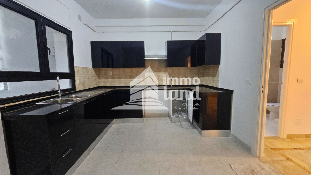 La Marsa El Aouina Vente Duplex Duplex avec entre indpendante  l'aouina