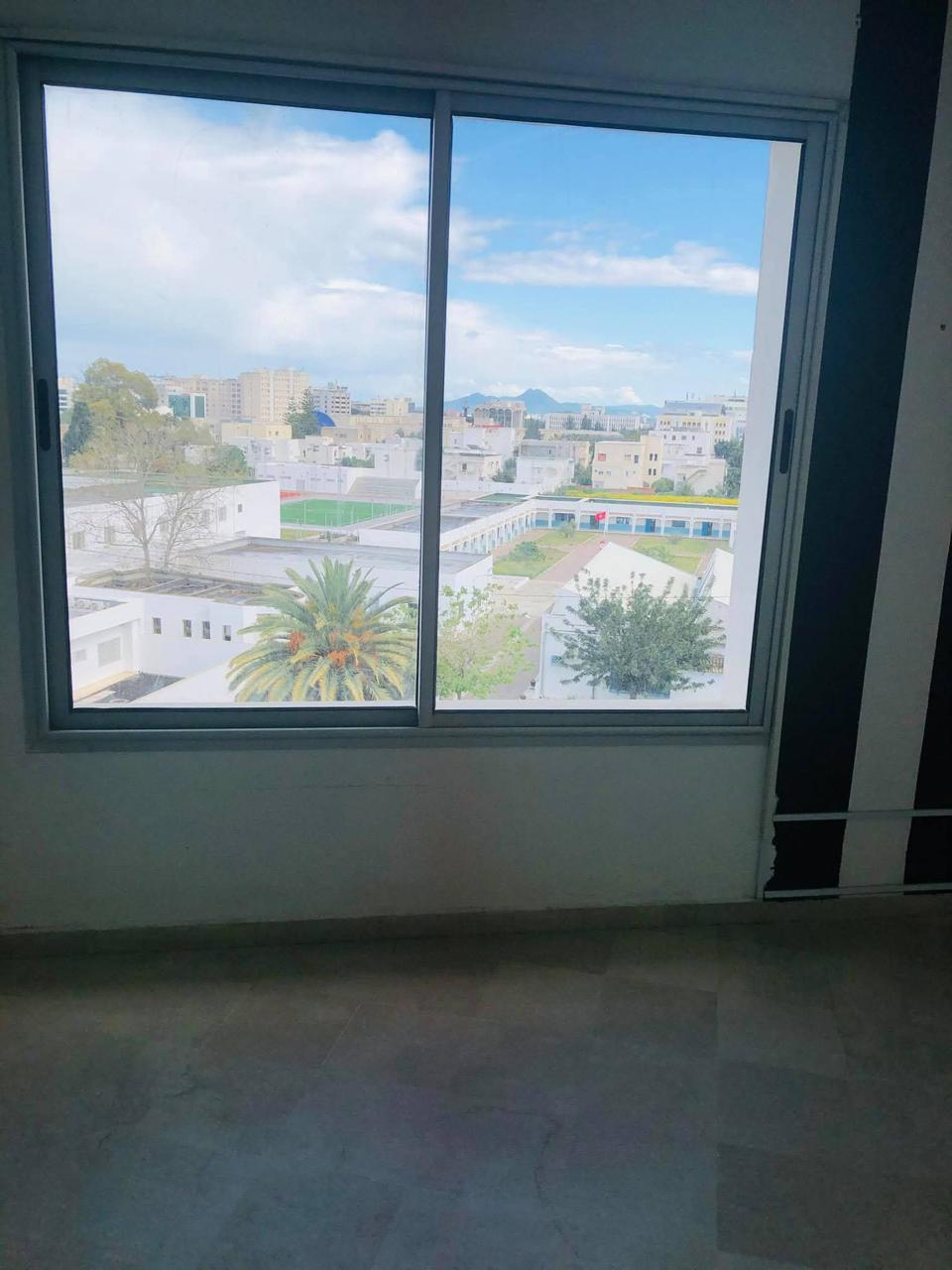 Ariana Ville Ariana Bureaux & Commerces Bureau A cote  eye clinic bureau au 3eme etage