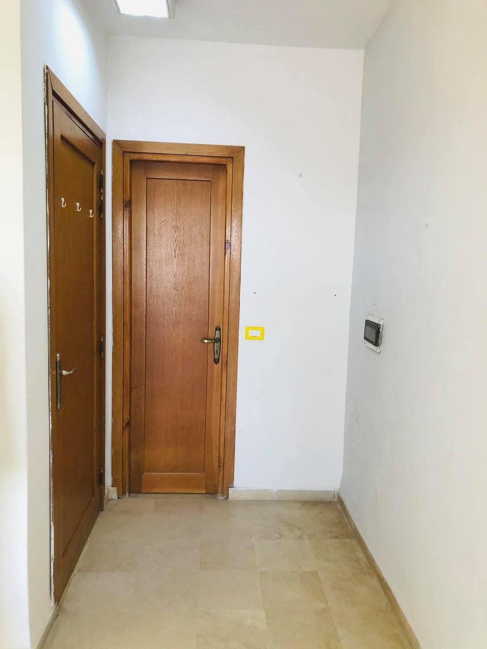 Ariana Ville Ariana Bureaux & Commerces Bureau A cote  eye clinic bureau au 3eme etage