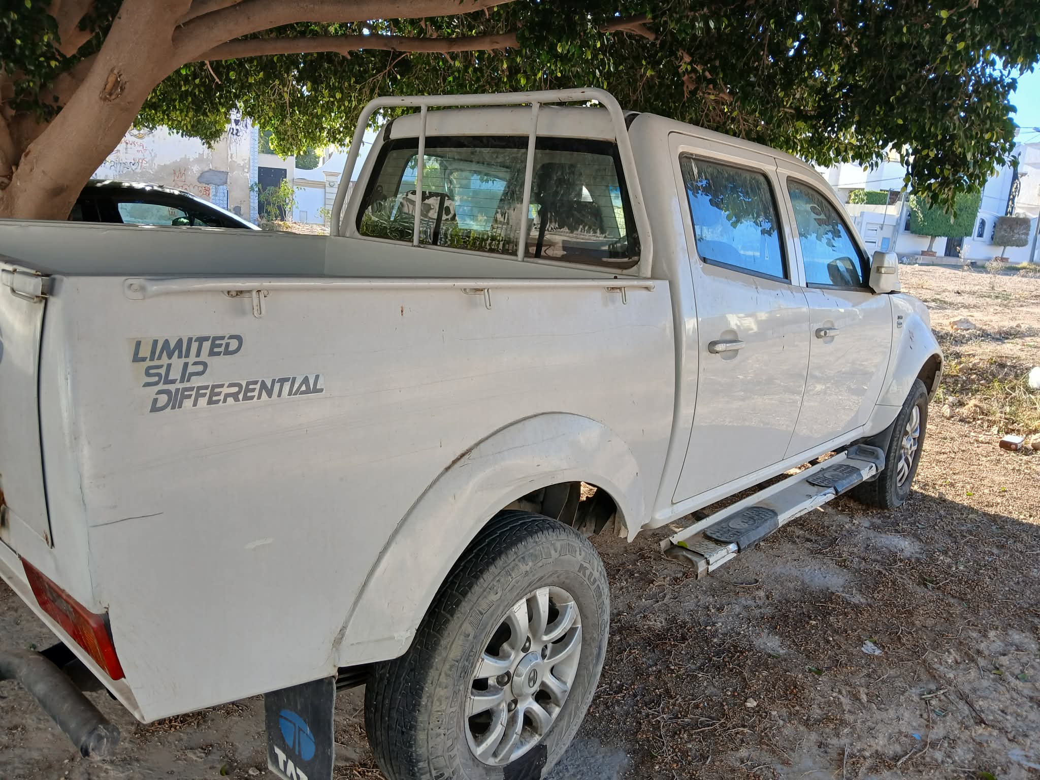 Sousse Jaouhara Sahloul Tata Tata Tata xenon 4 portes