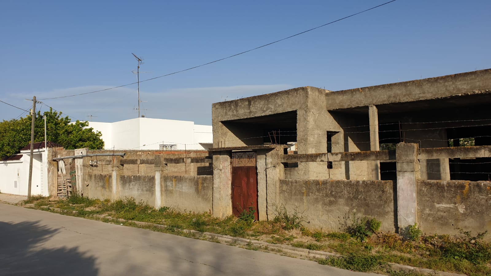 Mornaguia&nbsp;El Bassatine&nbsp;Vente&nbsp;Maisons&nbsp;240 m2 b�ti sur terrain 676 m2