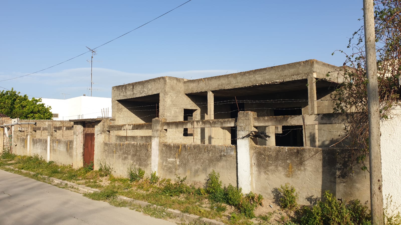 Mornaguia&nbsp;El Bassatine&nbsp;Vente&nbsp;Maisons&nbsp;240 m2 b�ti sur terrain 676 m2