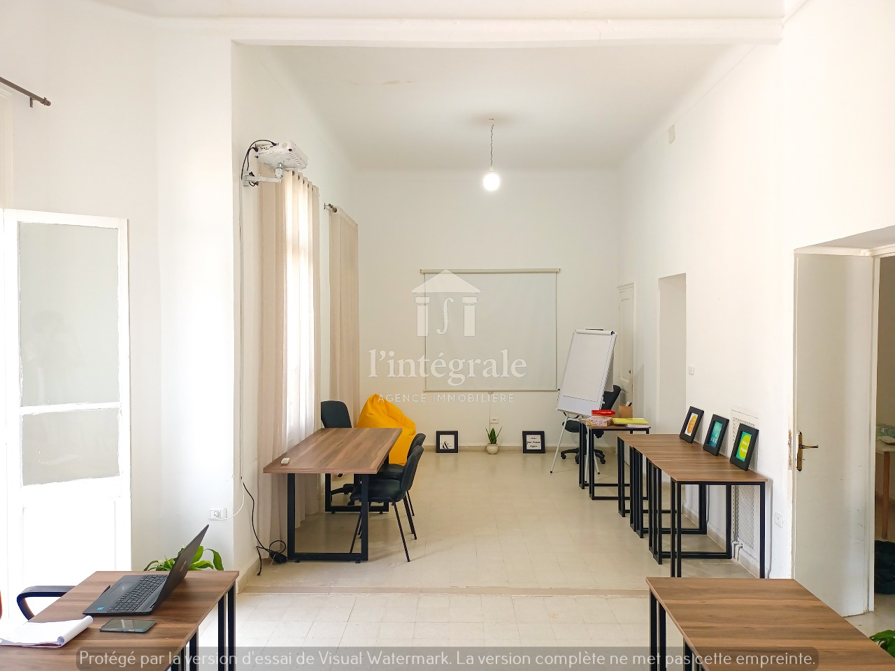 El Menzah&nbsp;Mutuelle Ville&nbsp;Bureaux & Commerces&nbsp;Bureau&nbsp;Superbe bureau moderne et meubl�  � mutuelle ville