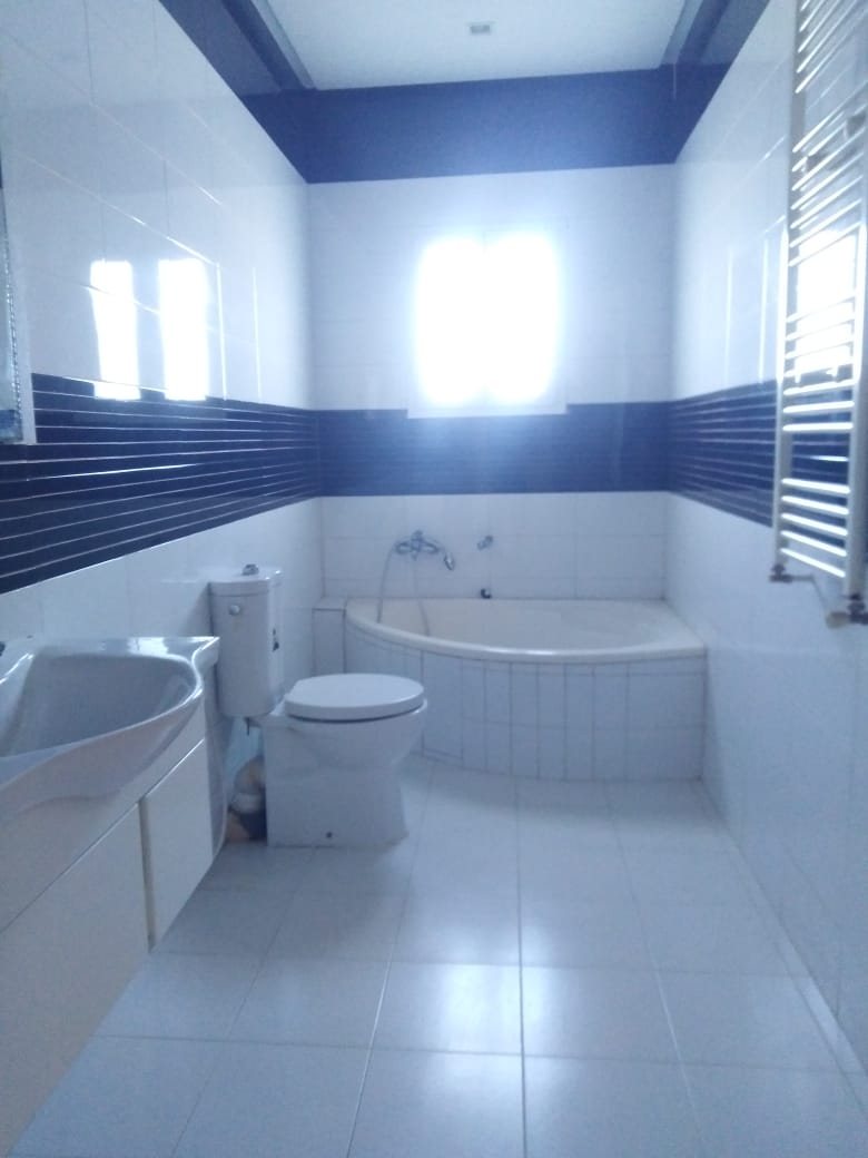 La Marsa Cite Essalama Location Appart. 4 pices Etage villa la marsa