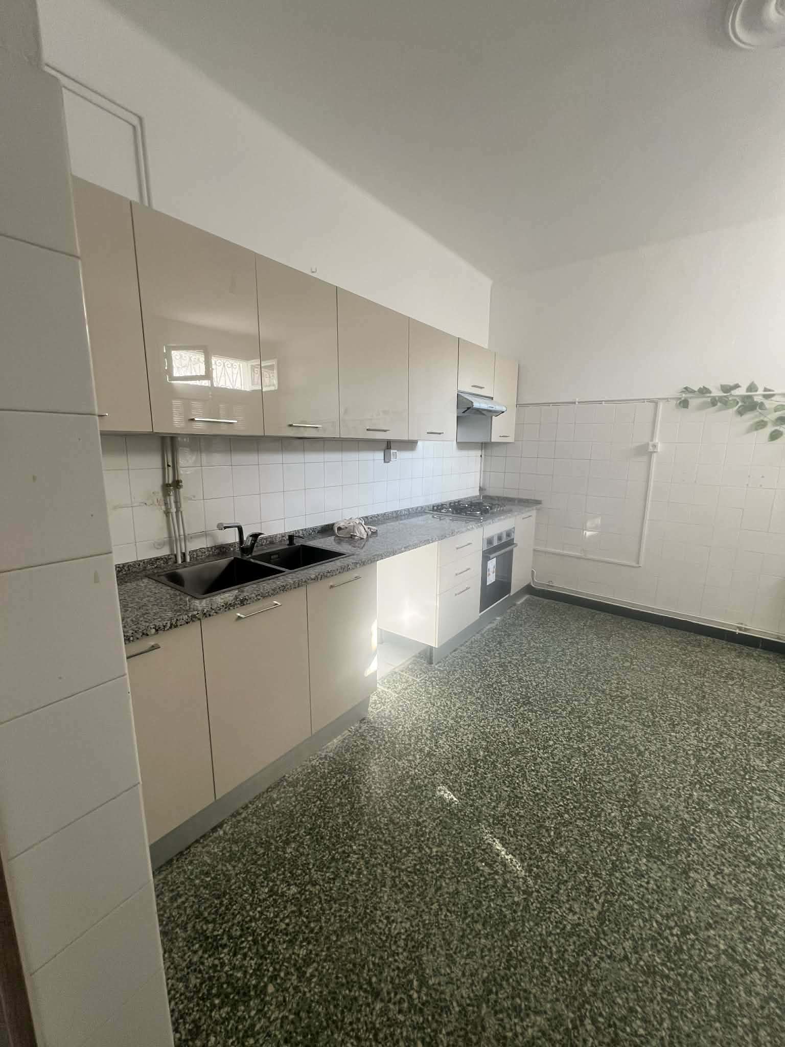 La Marsa Marsa Safsaf Location Appart. 4 pices Etage de villa  la marsa plage corniche