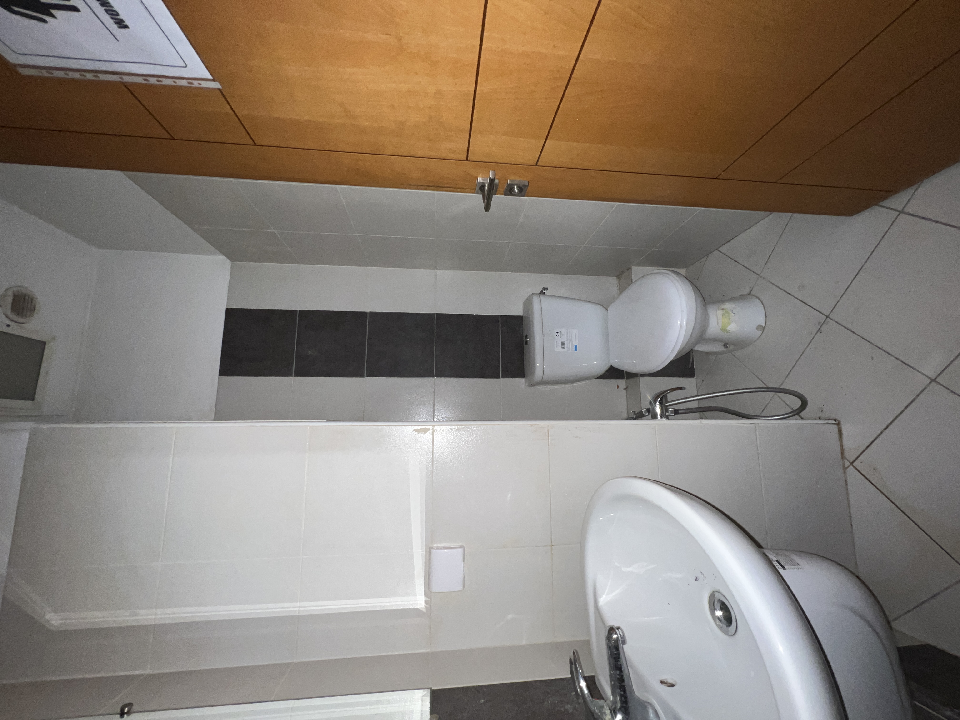 Cite El Khadra&nbsp;Zone urbaine nord&nbsp;Vente&nbsp;Surfaces&nbsp;Av bureau spacieux 300 m au centre urbain nord