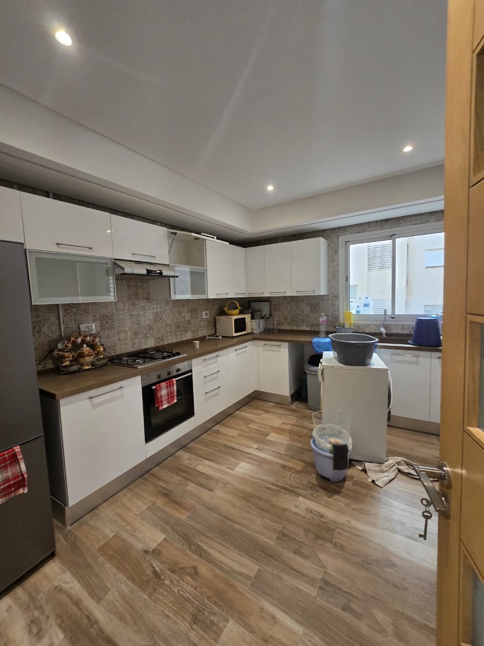 Sousse Jaouhara&nbsp;Sahloul&nbsp;Vente&nbsp;Appart. 2 pi�ces&nbsp;Superbe s3 de 170 m avec place parking � sahloul 4