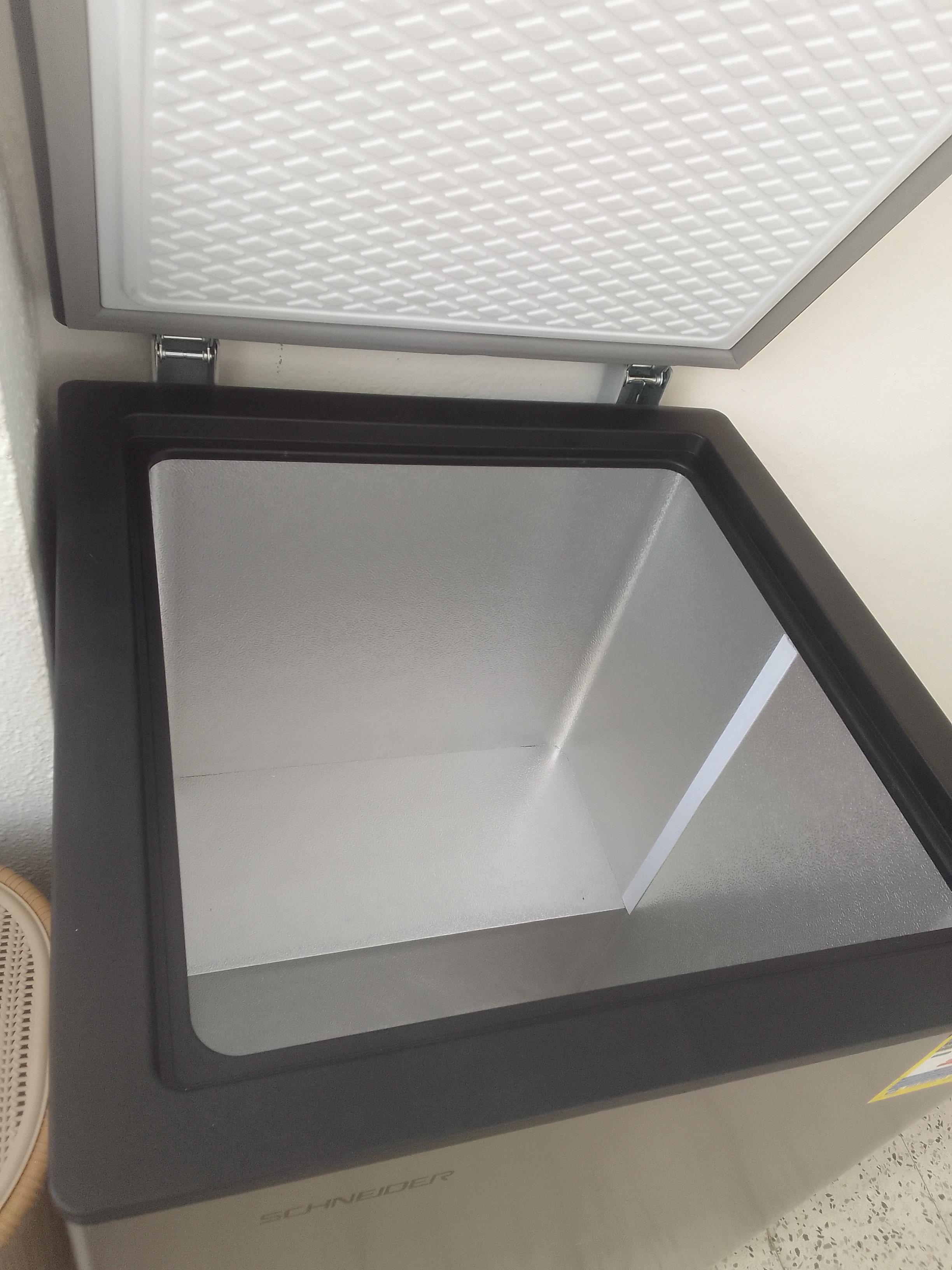 Cite El Khadra&nbsp;Cite El Khadra&nbsp;Cong�lateur coffre&nbsp;Autre&nbsp;Cong�lateur schneider 190litres