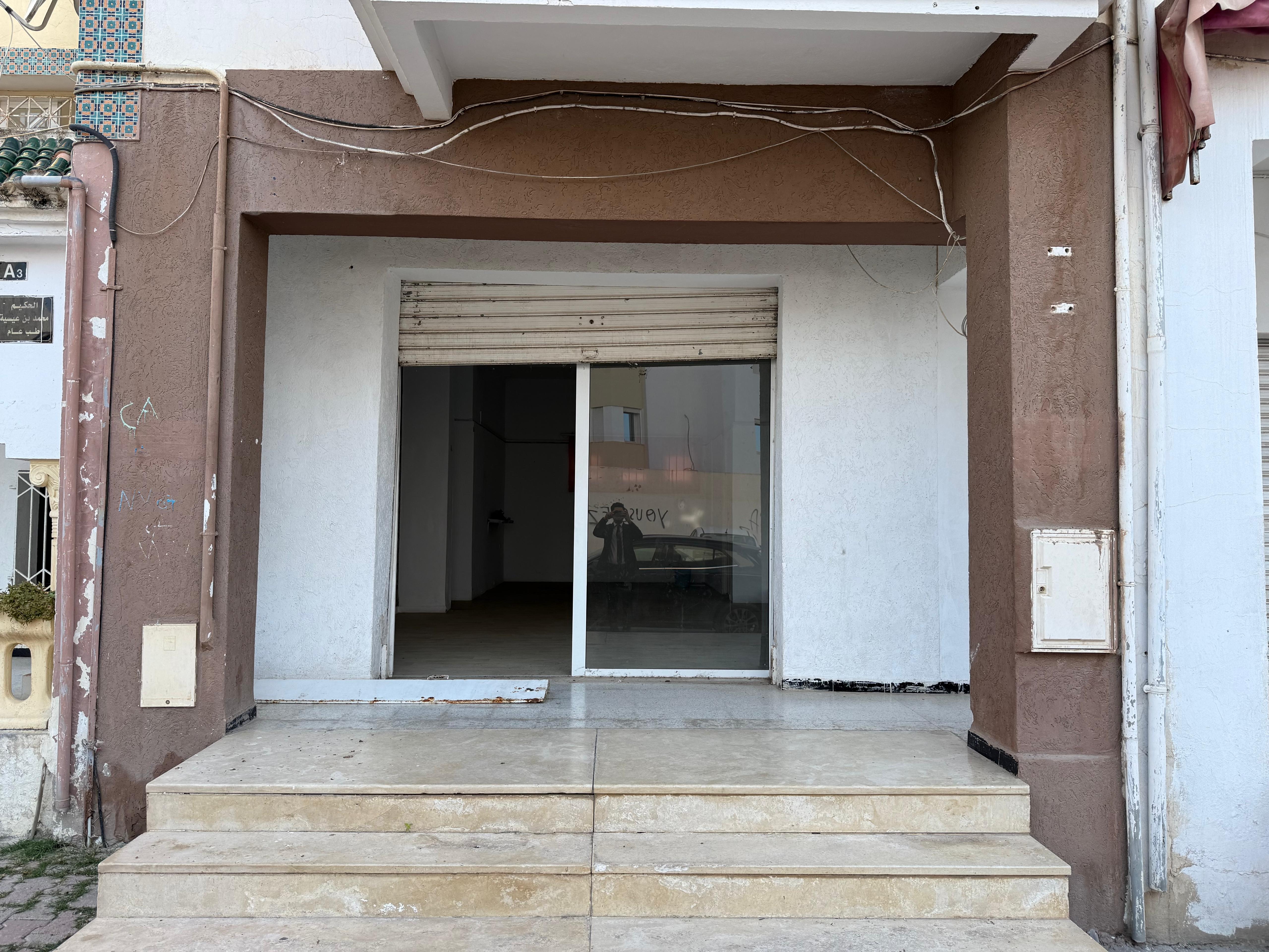 El Mourouj&nbsp;Cite Ibn Jazzar 2&nbsp;Location&nbsp;Autre&nbsp;Local spacieux