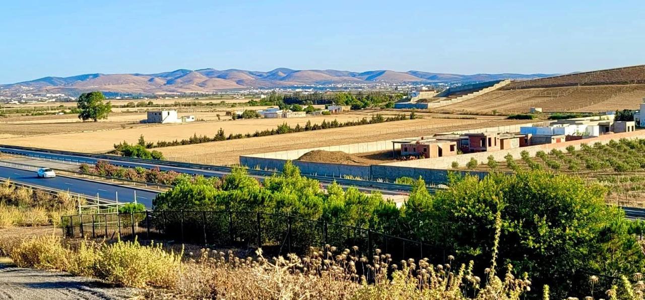 Sidi Thabet&nbsp;Chorfech 2&nbsp;Terrain&nbsp;Terrain nu&nbsp;Investissement de terrain