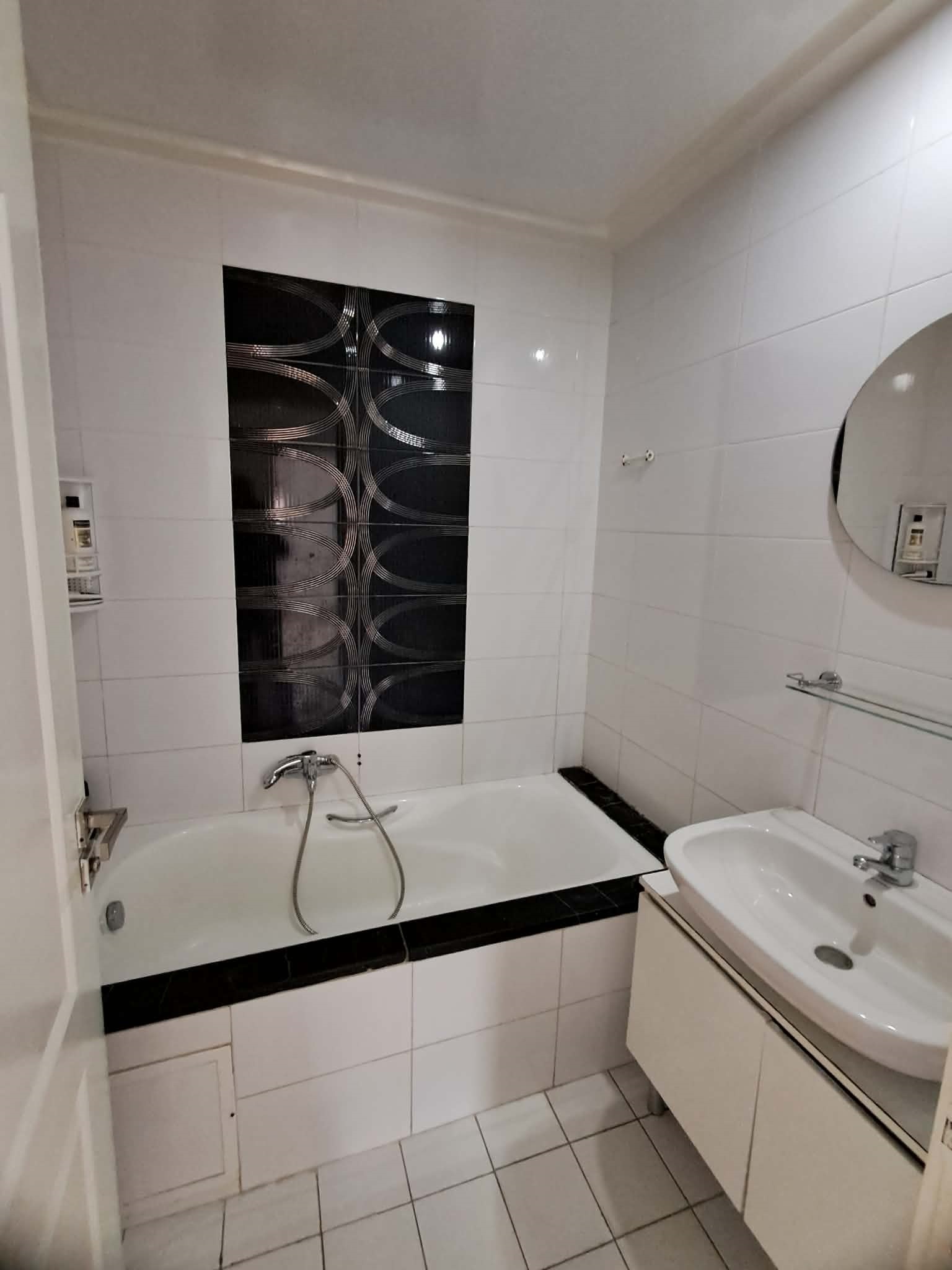 La Marsa&nbsp;El Aouina&nbsp;Location&nbsp;Appart. 3 pi�ces&nbsp;S plus 3 jardins el aouina