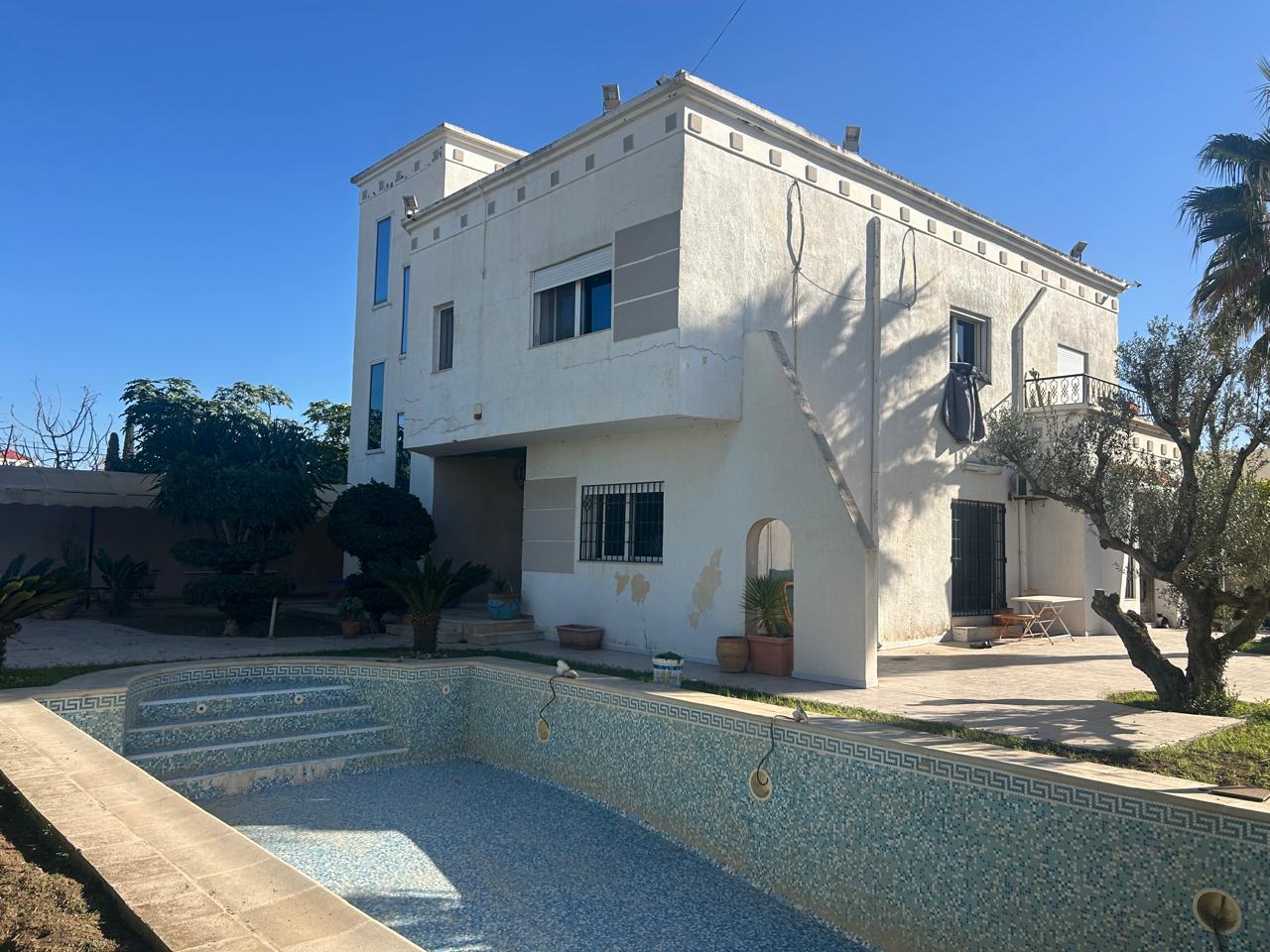 Raoued&nbsp;Borj Touil&nbsp;Vente&nbsp;Maisons&nbsp;Villa de 1000 mc borj toul