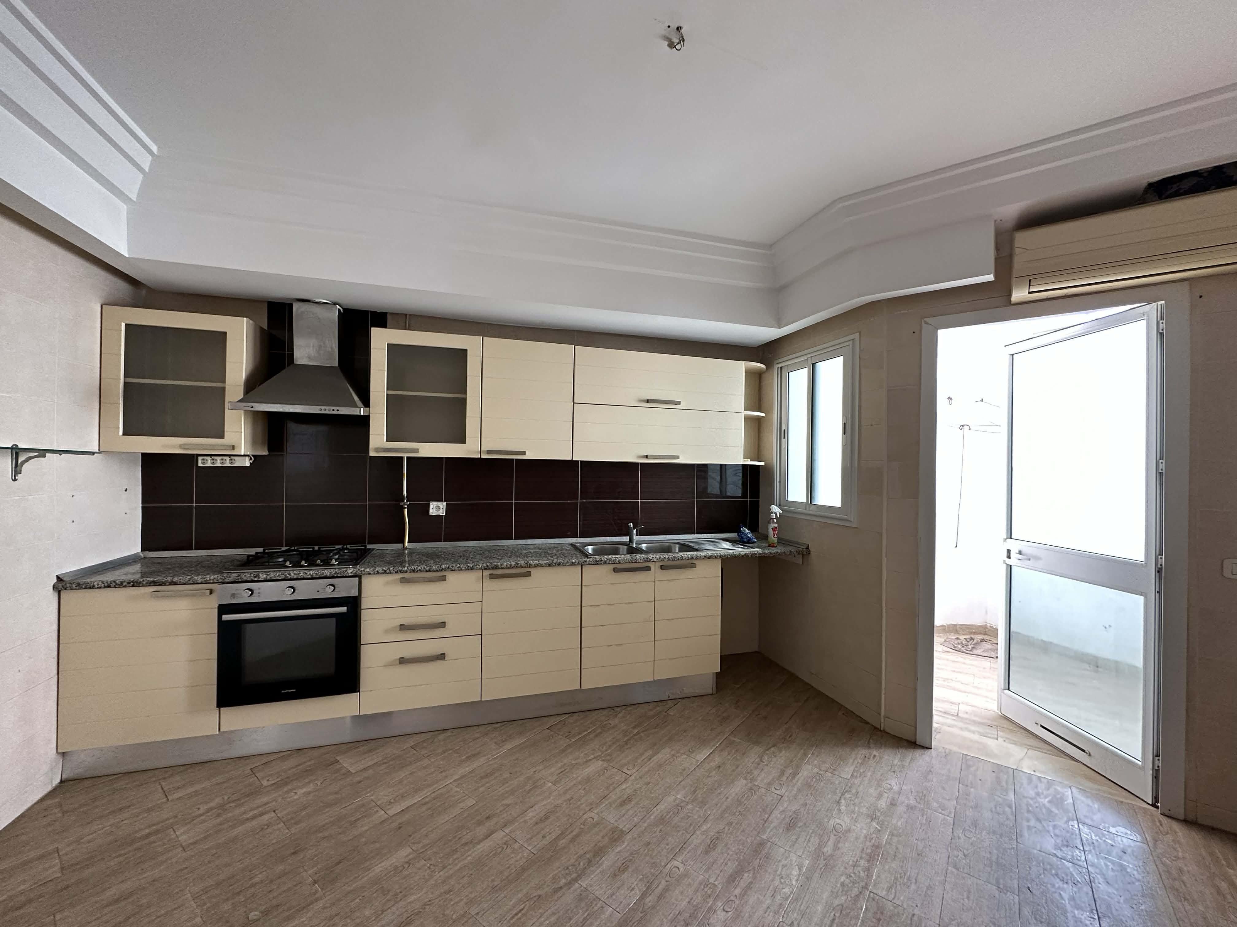 Ariana Ville&nbsp;Cite Ennasr 2&nbsp;Location&nbsp;Appart. 5 pi�ces+&nbsp;Appart s4 spacieux � ennasr 2