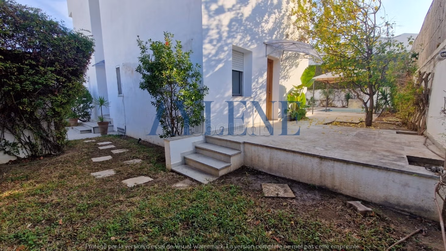 La Marsa&nbsp;Berge Du Lac&nbsp;Location&nbsp;Maisons&nbsp;Une magnifique villa s5 avec piscine au lac 2