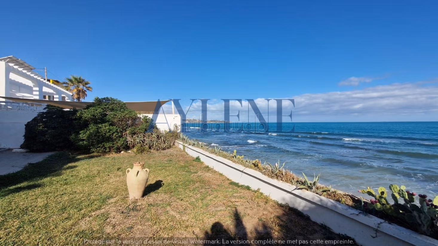 La Marsa&nbsp;Marsa Erriadh&nbsp;Location&nbsp;Appart. 3 pi�ces&nbsp;Une magnifique villa s3 pieds dans l'eau