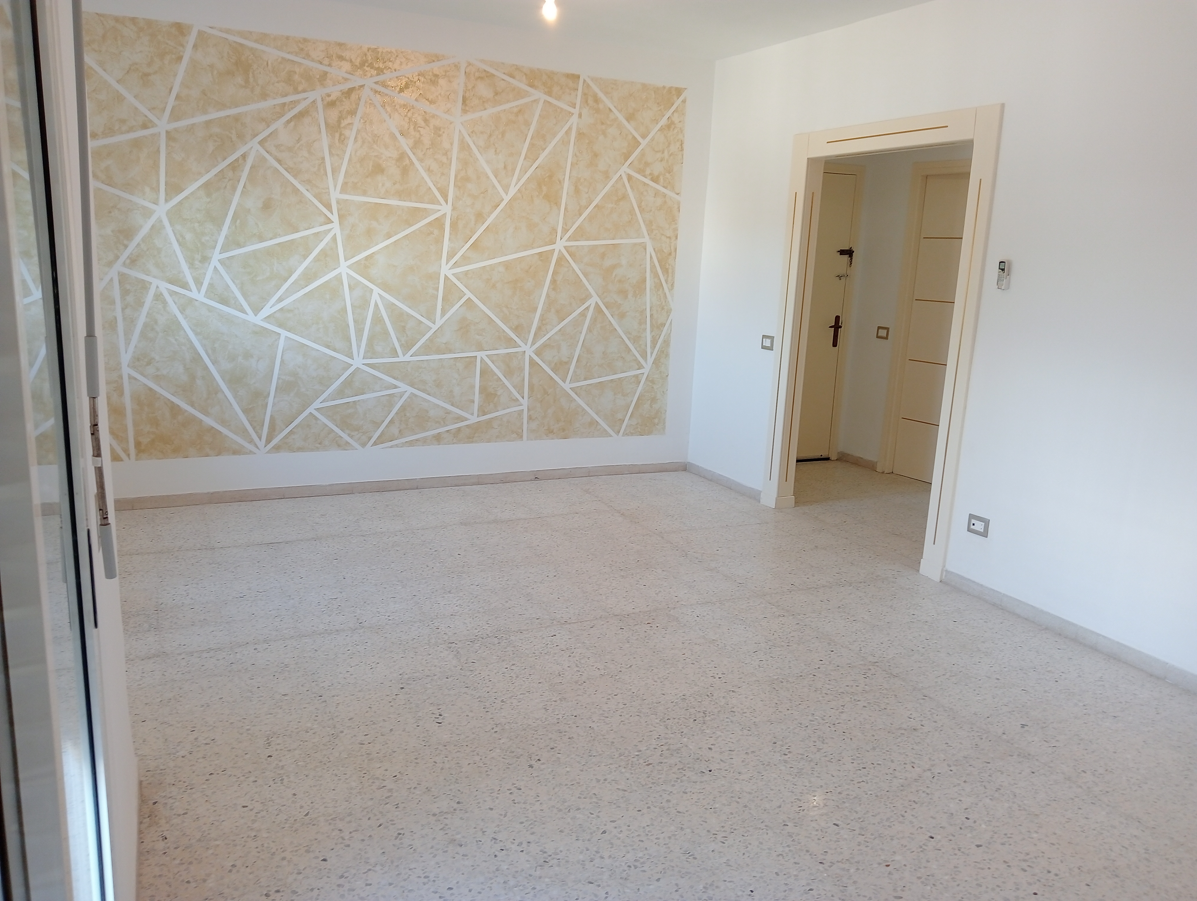 Monastir&nbsp;Monastir&nbsp;Location&nbsp;Appart. 3 pi�ces&nbsp;S2 r�nov� votre ville dans imm convoit�