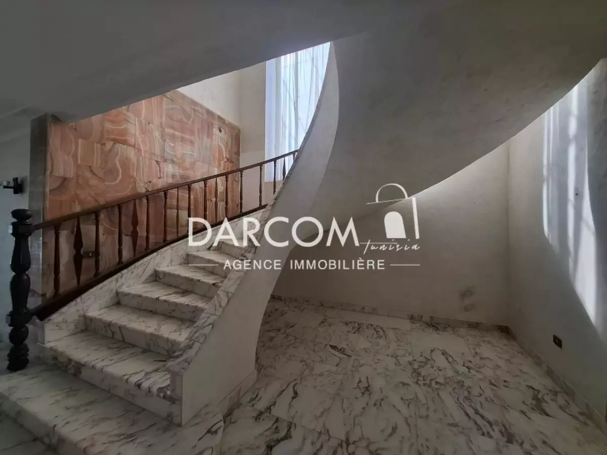 La Soukra&nbsp;Chotrana 2&nbsp;Vente&nbsp;Maisons&nbsp;Villa de maitre la soukra chotrana 2