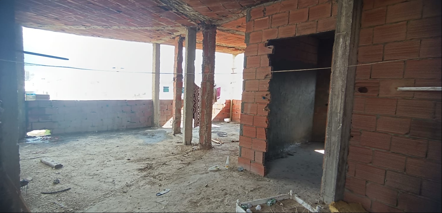 Mnihla&nbsp;Jardins d'el Menzah&nbsp;Vente&nbsp;Maisons&nbsp;Terrain avec une maison inachev�e au jdm 2