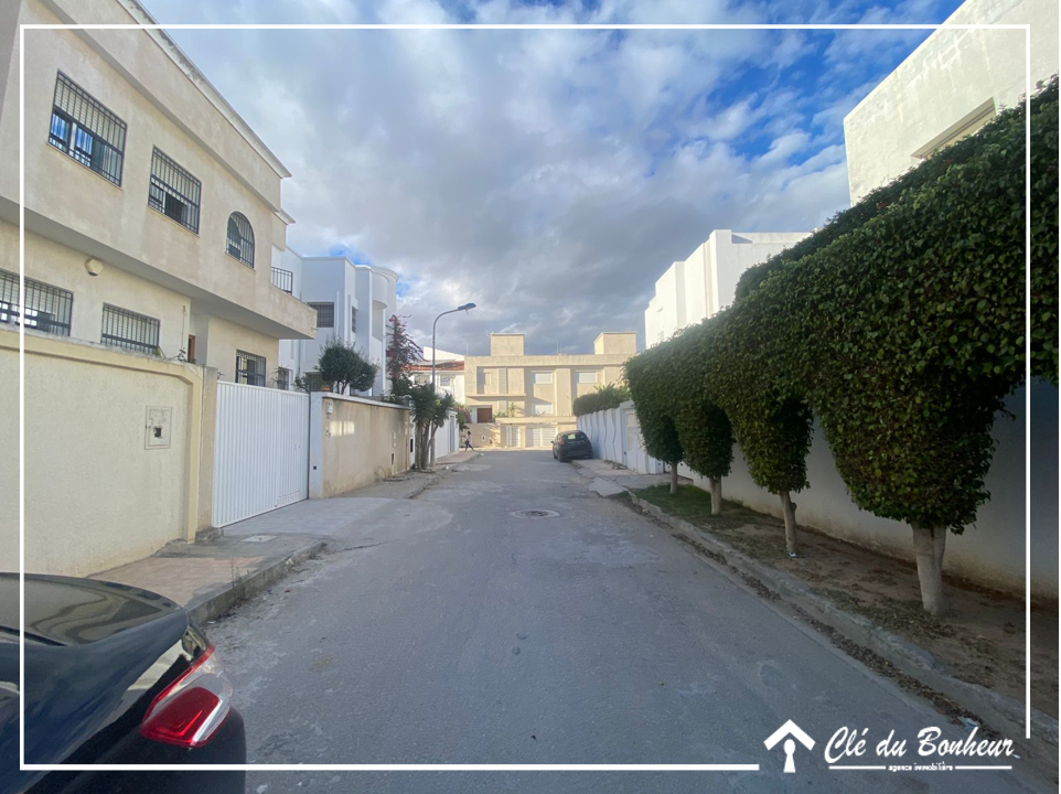 La Soukra&nbsp;Dar Fadhal&nbsp;Vente&nbsp;Appart. 5 pi�ces+&nbsp;Un beau duplex � ras jdir la soukra
