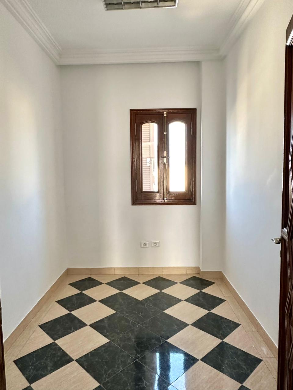 El Menzah&nbsp;Tunis Belvedere&nbsp;Location&nbsp;Appart. 4 pi�ces&nbsp;Etage de villa s4 � alain savary usage bureautique