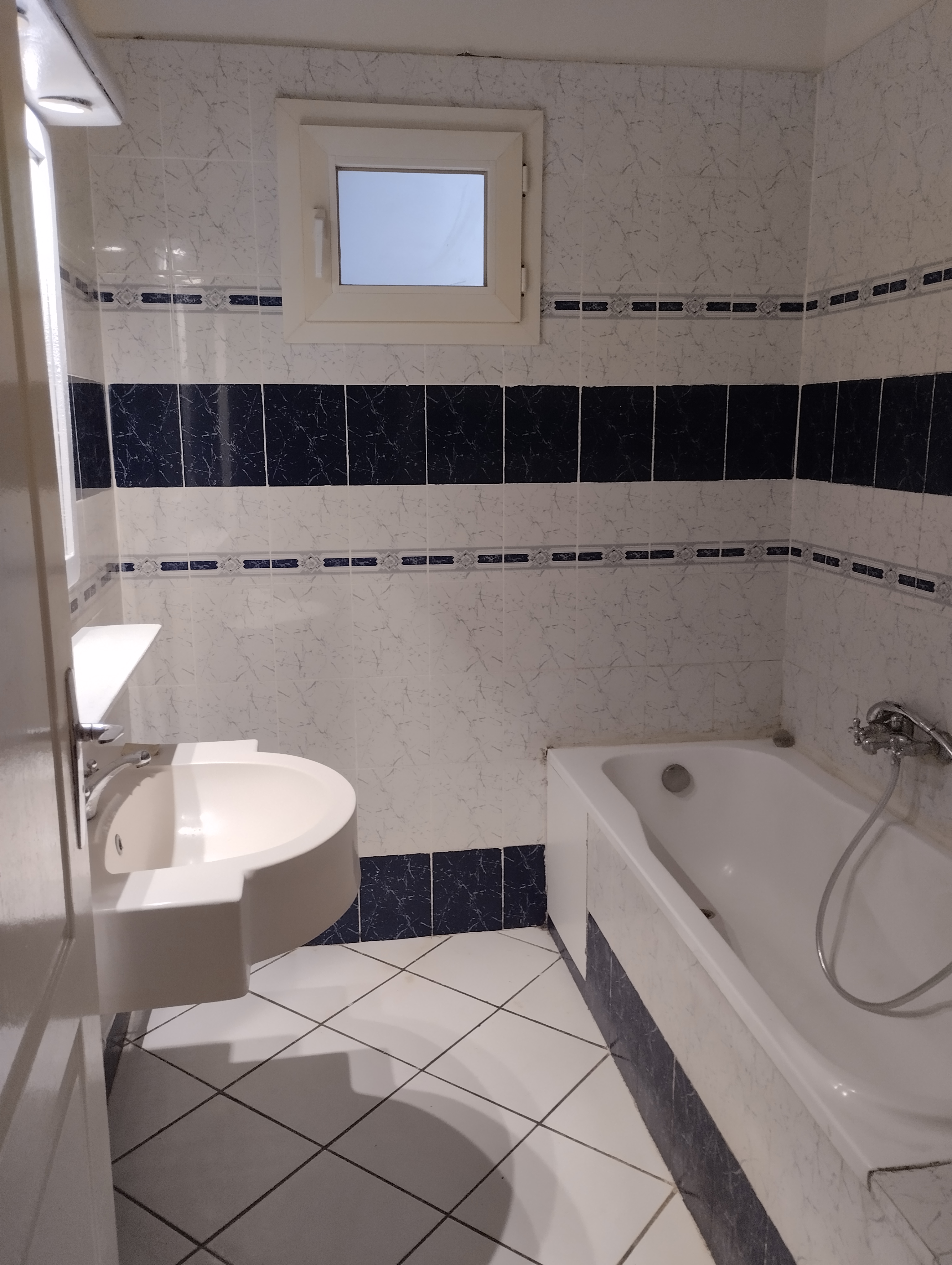 Ain Zaghouan&nbsp;Ain Zaghouan&nbsp;Location&nbsp;Appart. 3 pi�ces&nbsp;Bel appartement 3 pi�ces haut standing