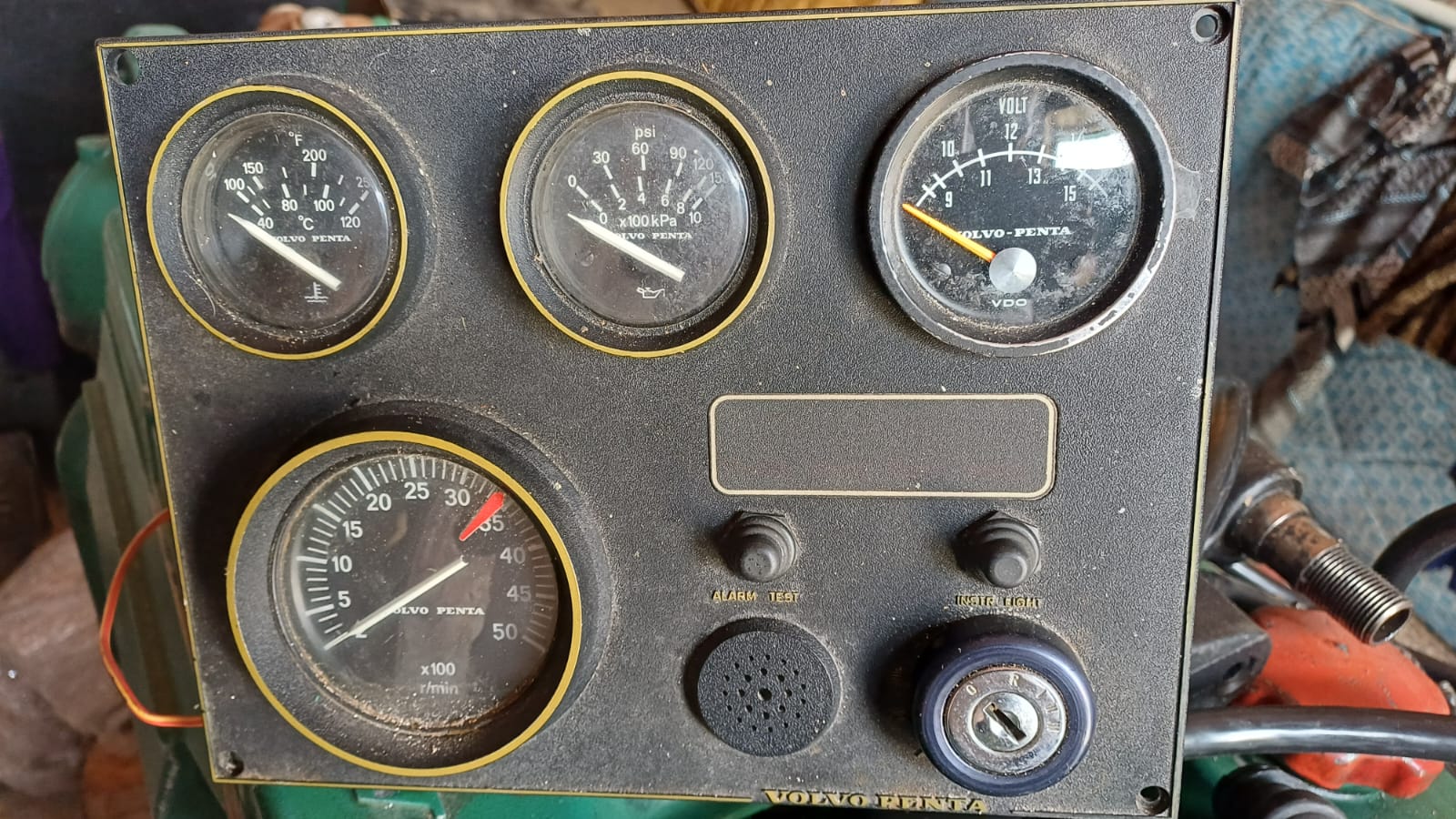 Korba&nbsp;Tazarka&nbsp;Moteurs et pi�ces&nbsp;Moteurs In-Bord&nbsp;Moteur bateau volvo penta