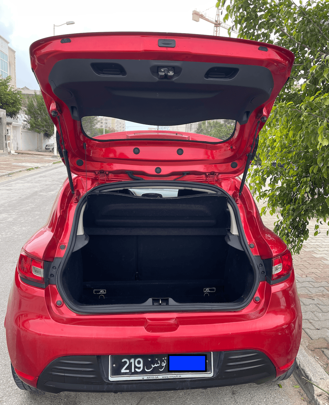 Ain Zaghouan&nbsp;Jardins de Carthage&nbsp;Renault&nbsp;Clio&nbsp;Clio 4 2020 rouge