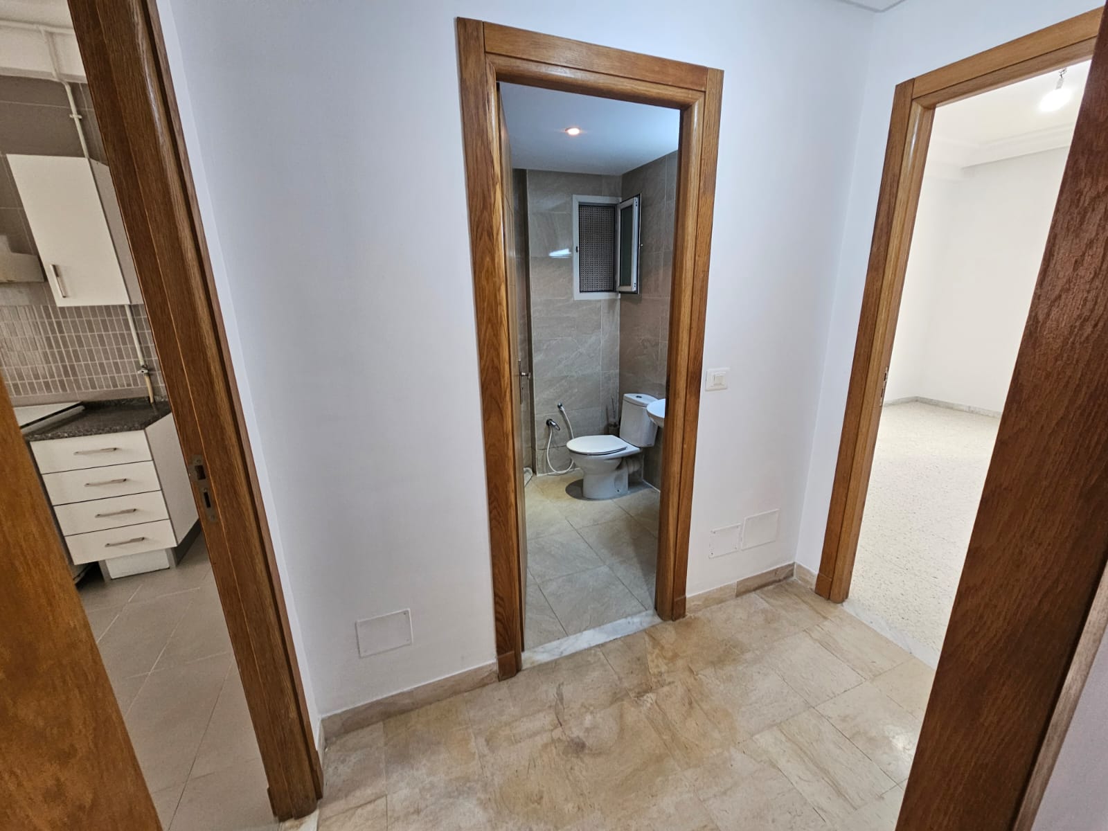 Ain Zaghouan&nbsp;Ain Zaghouan&nbsp;Vente&nbsp;Appart. 2 pi�ces&nbsp;S plus un spacieux