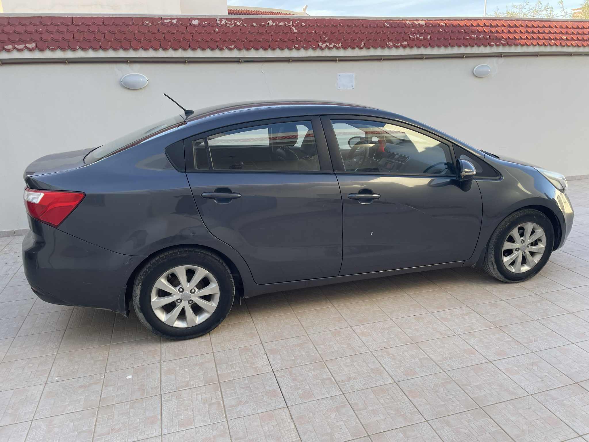 Sfax Ville&nbsp;Sidi Jilani&nbsp;Kia&nbsp;Rio&nbsp;Kia rio berline 2014 tr�s bon �tat 1�re main