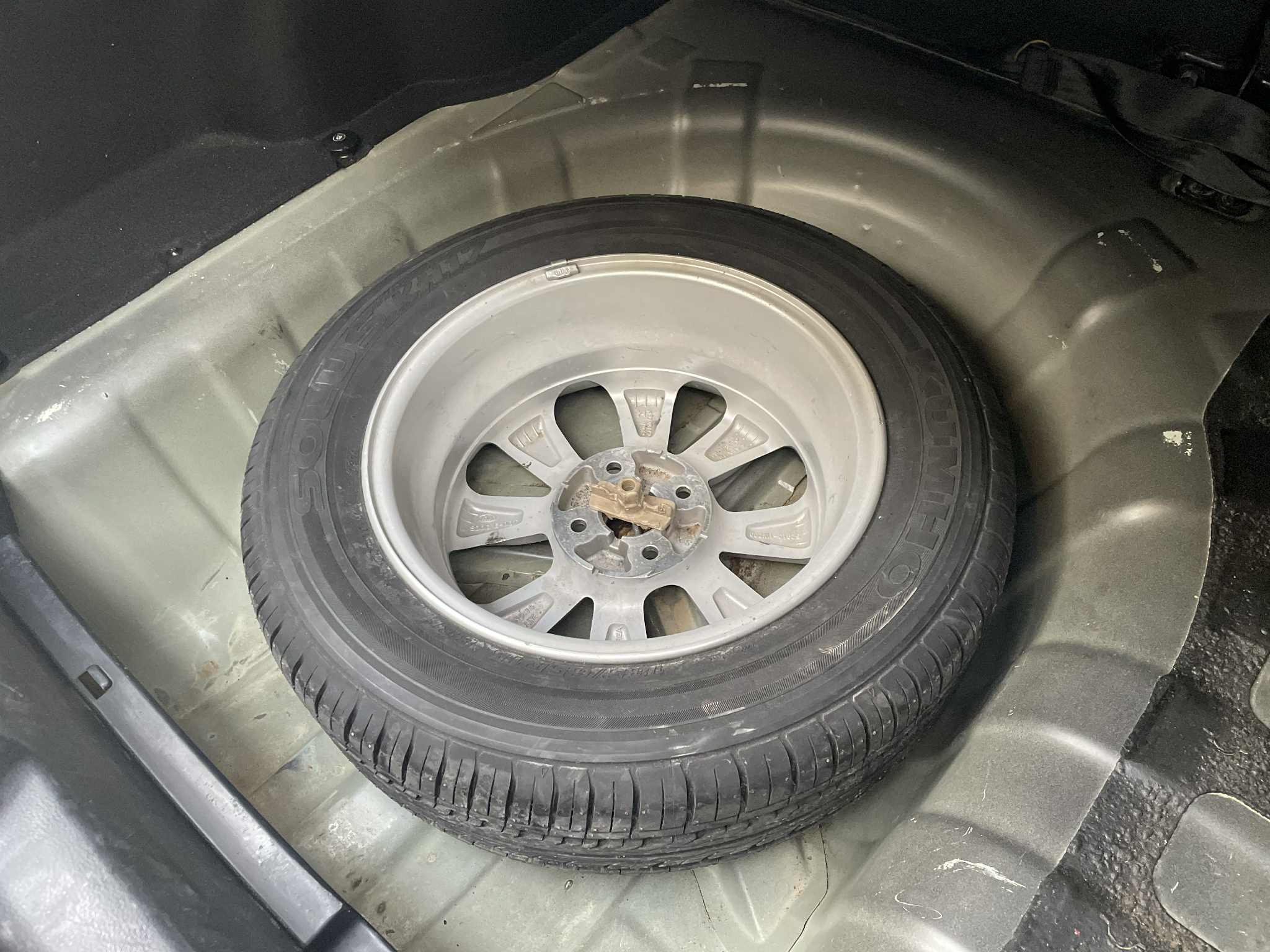 Sfax Ville&nbsp;Sidi Jilani&nbsp;Kia&nbsp;Rio&nbsp;Kia rio berline 2014 tr�s bon �tat 1�re main