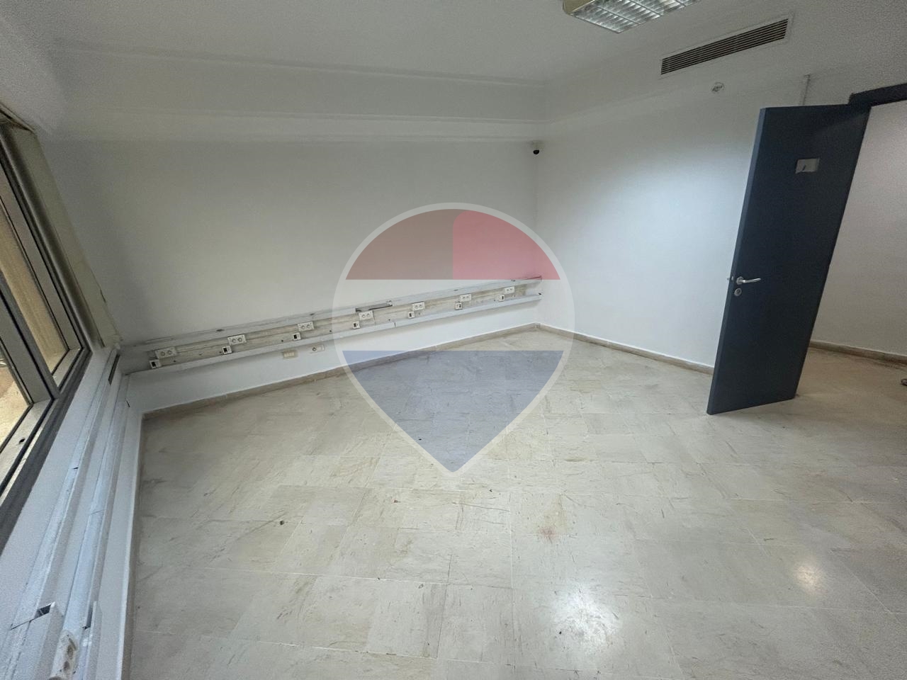Bab Bhar&nbsp;Republique&nbsp;Location&nbsp;Appart. 4 pi�ces&nbsp;Bureau au centre ville de tunis