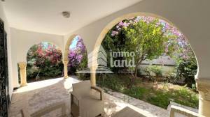 Ariana Ville&nbsp;El Menzah 6&nbsp;Vente&nbsp;Maisons&nbsp;Villa de 500m2 sur terrain de 667 m