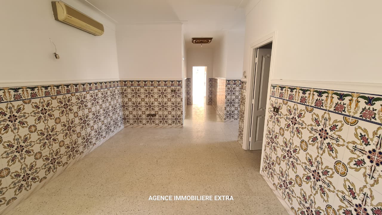 Nabeul&nbsp;Nabeul&nbsp;Location&nbsp;Appart. 5 pi�ces+&nbsp;Etage de villa � nabeul