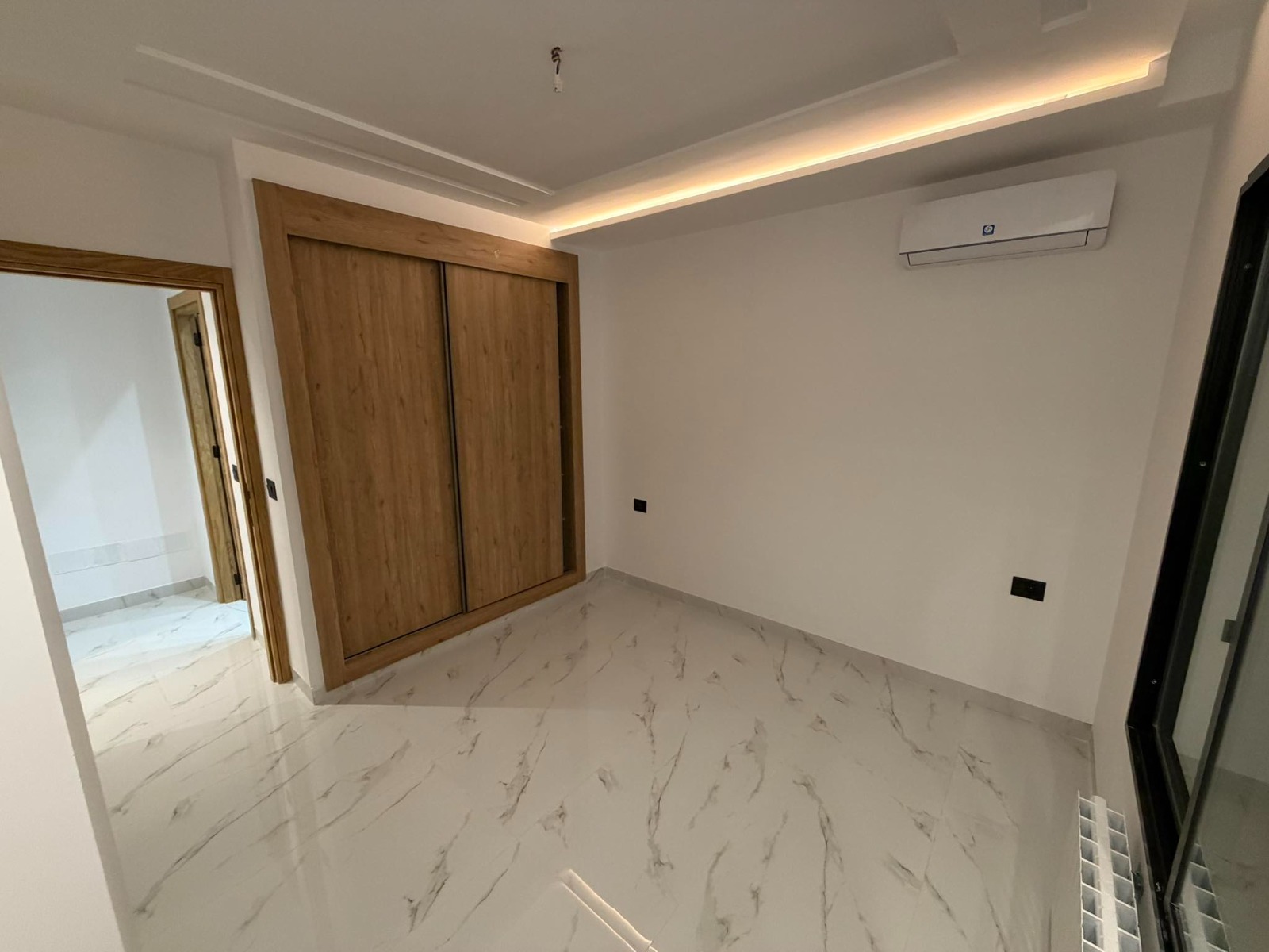 Ariana Ville&nbsp;Cite Ennasr 2&nbsp;Location&nbsp;Appart. 3 pi�ces&nbsp;S plus 2 hst a ennasr 2 wb4434