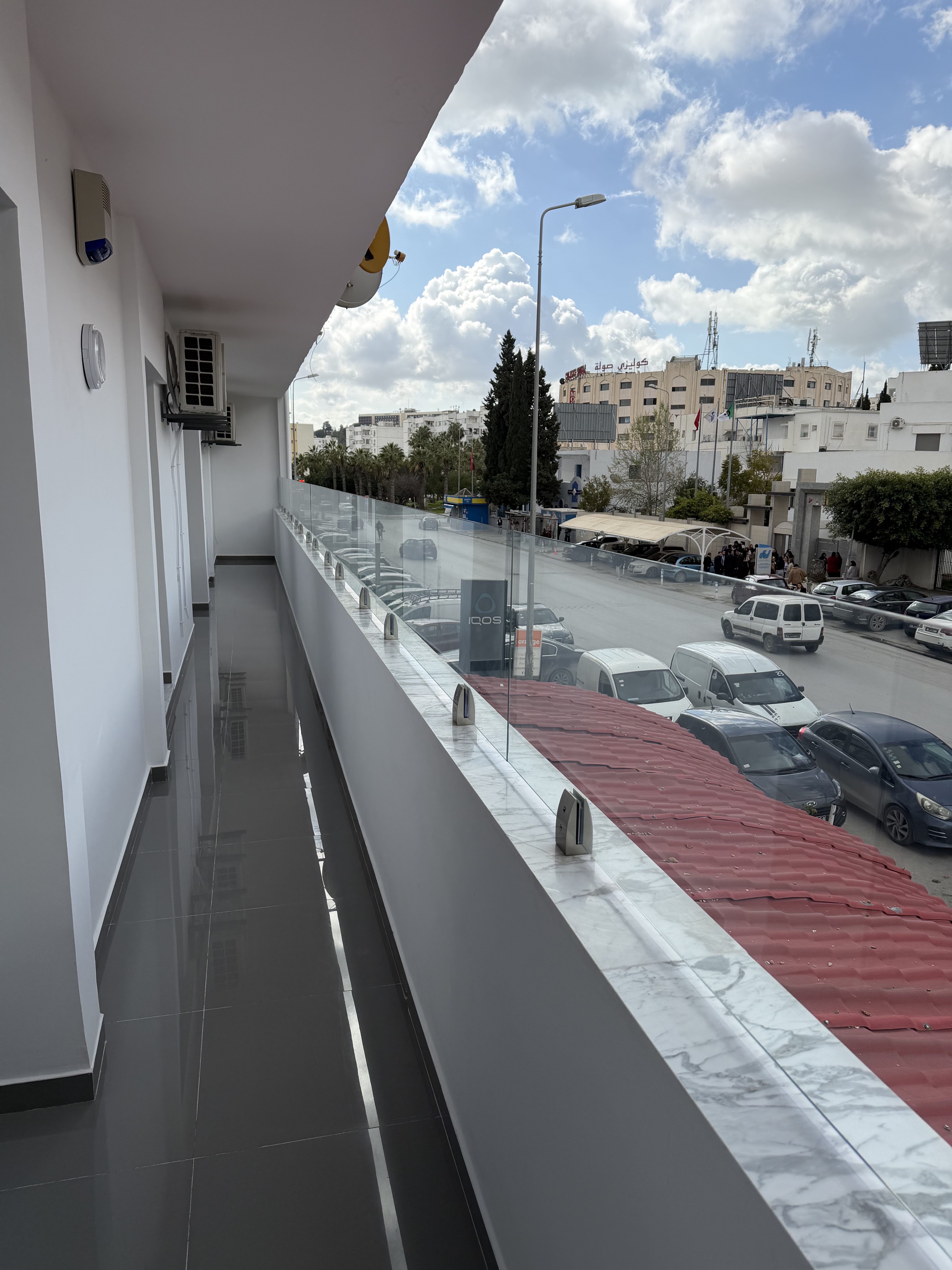 El Menzah&nbsp;El Manar 2&nbsp;Bureaux & Commerces&nbsp;Bureau&nbsp;Appartement h4 neuf