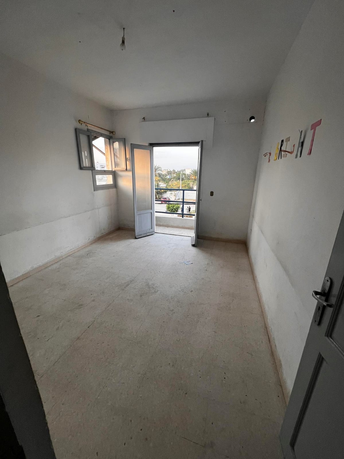 Ezzahra&nbsp;Ezzahra&nbsp;Location&nbsp;Autre&nbsp;Bureau � ezzahra lyc�e