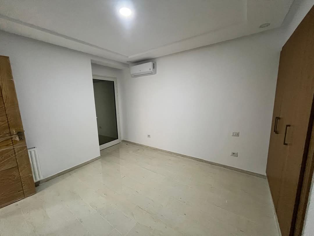 La Soukra&nbsp;La Soukra&nbsp;Location&nbsp;Appart. 3 pi�ces&nbsp;S2 1200d soukra