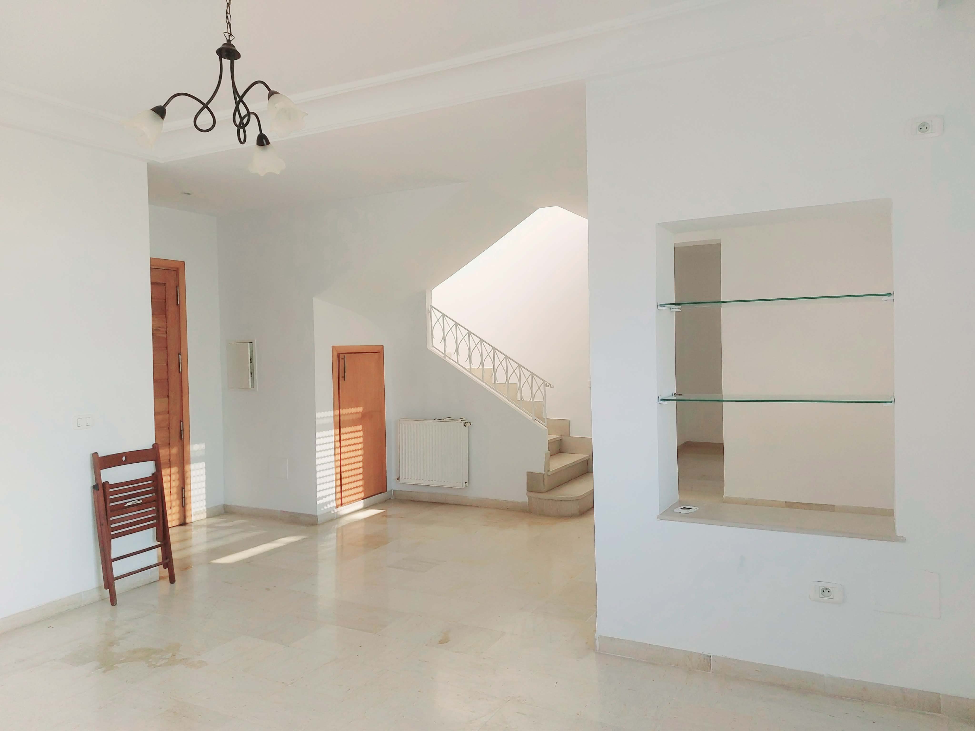 La Marsa&nbsp;Cite Du Stade&nbsp;Location&nbsp;Duplex&nbsp;Superbe duplex 150 m2  la marsa tabek  3 chambres