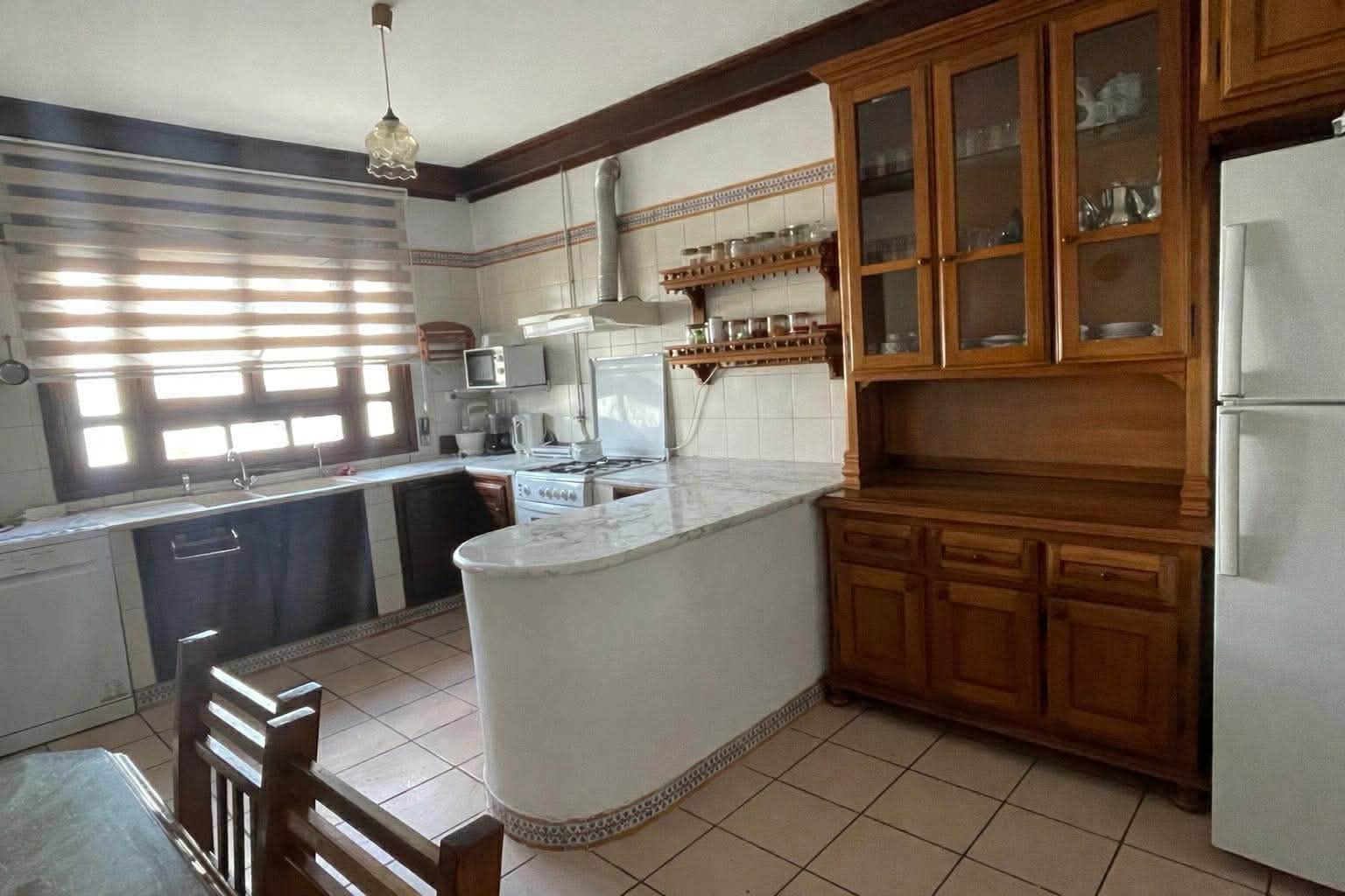 Ariana Ville&nbsp;Cite Ennasr 1&nbsp;Location&nbsp;Appart. 3 pi�ces&nbsp;Spacieux apparemment � ennasr1