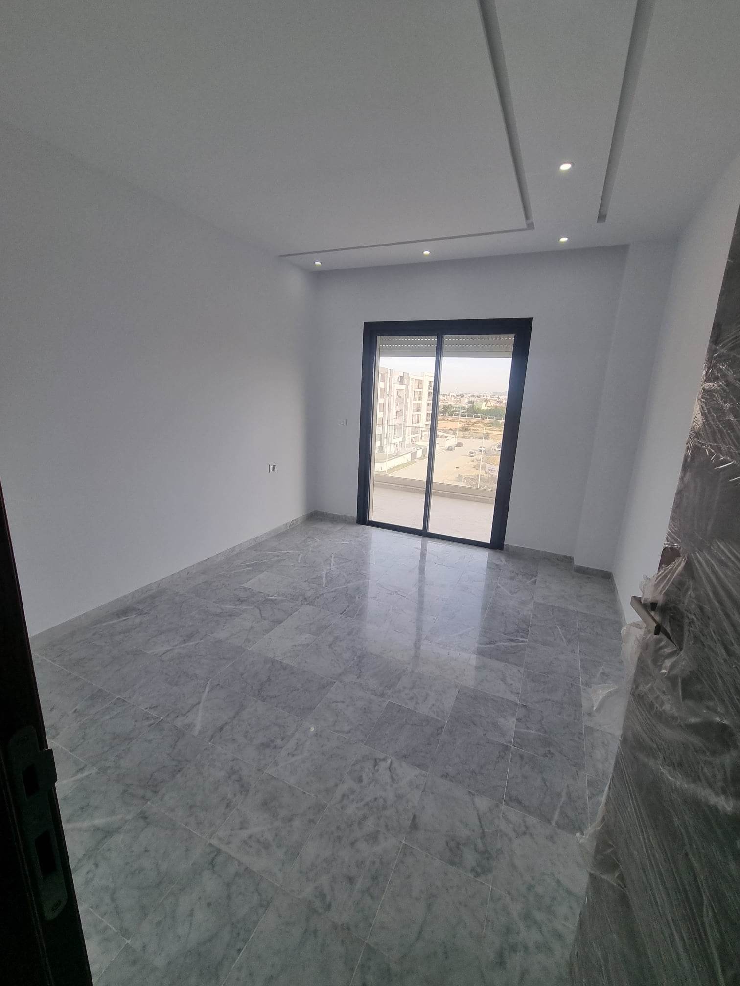 Ain Zaghouan&nbsp;Ain Zaghouan&nbsp;Location&nbsp;Appart. 4 pi�ces&nbsp;S plus trois tr�s ensoleill� � la nv sokra